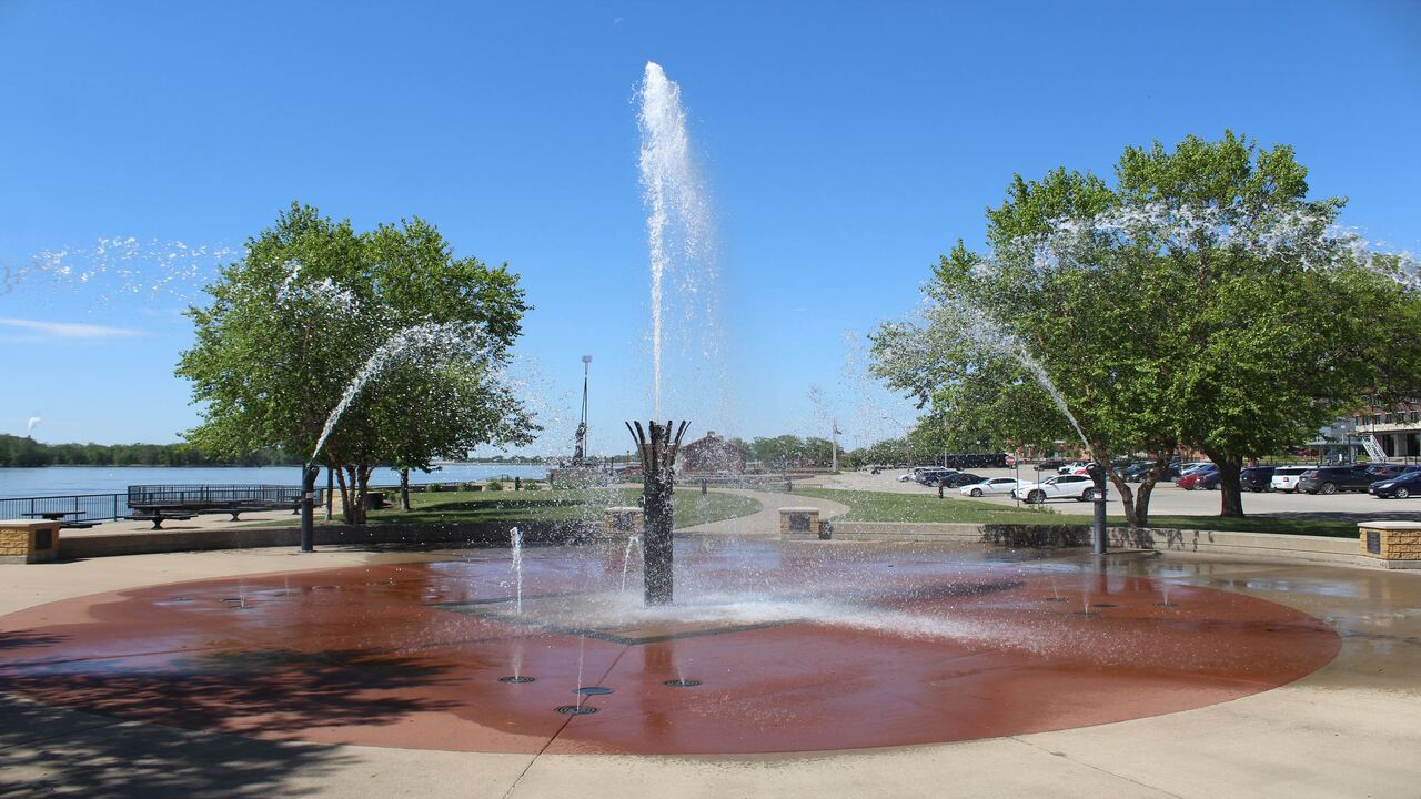 Mississippi Mist Fountain Turns Muscatine’s Riverfront into an Interactive Playground