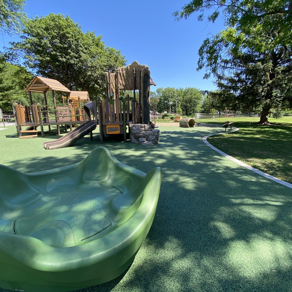 Romantic Spots in Muscatine for Couples